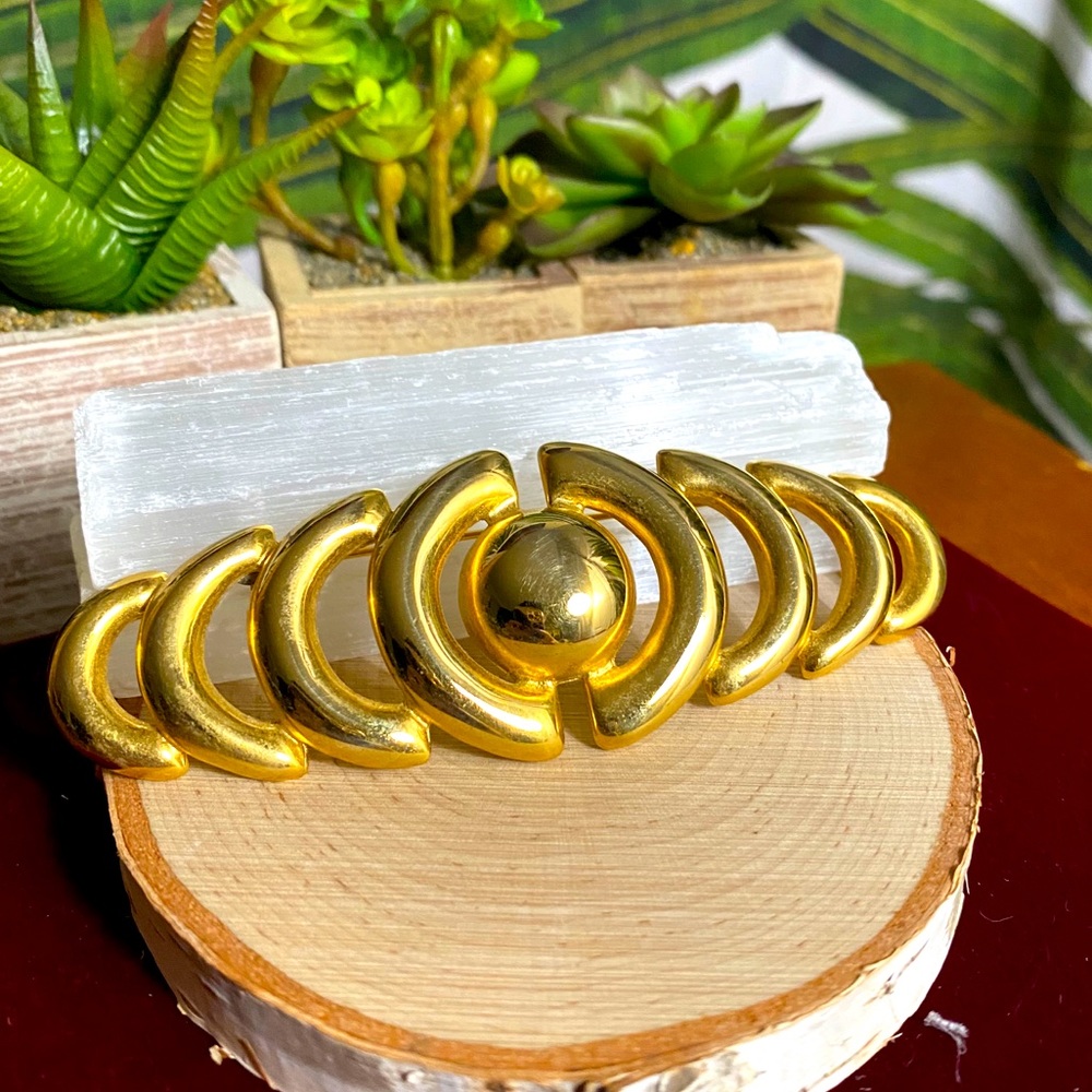 Vintage Givenchy Gold Brooch💛✨